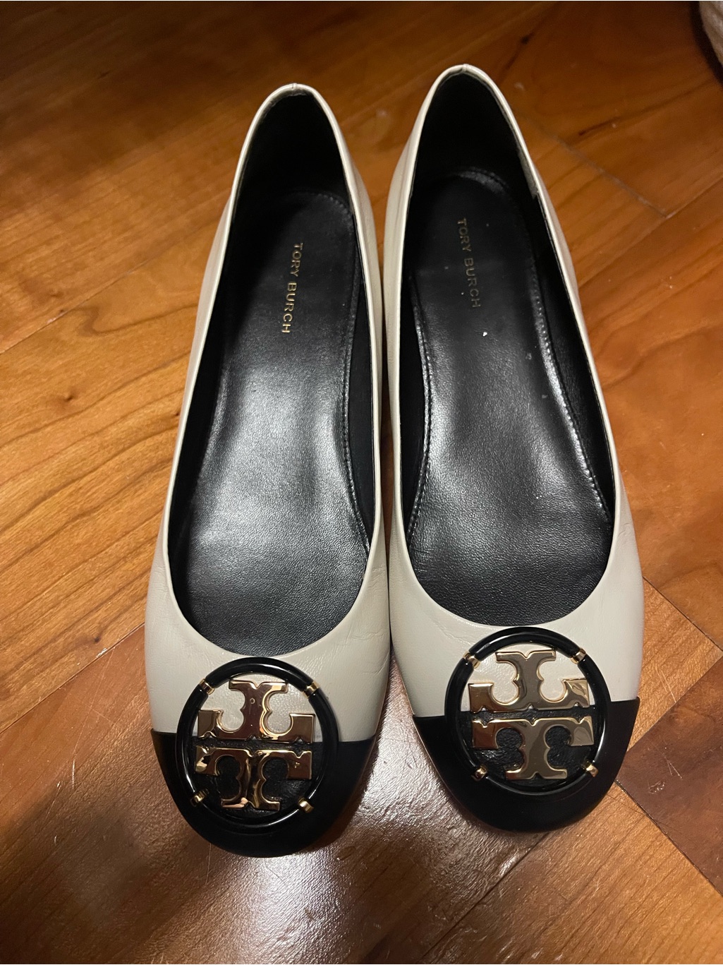 Tory Burch Cream And Black Logo Round-Toe Ballet Flats